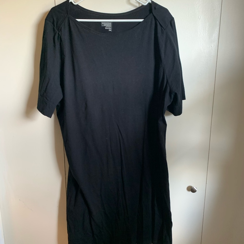 Simple Short Sleeve Black Dress